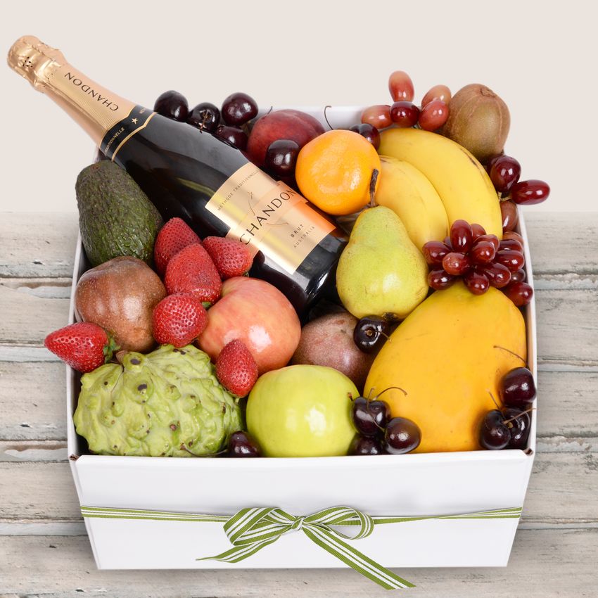 Deluxe Fruit Box with Chandon